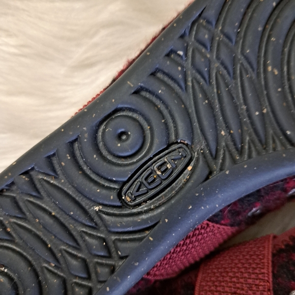 New Keen $150 trendy wool flats - Picture 8 of 10